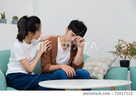 一個生病的人。 一個生病的人。 71017123
