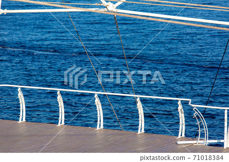 deck with wooden flooring suspension system mounted on the cables. 71018384