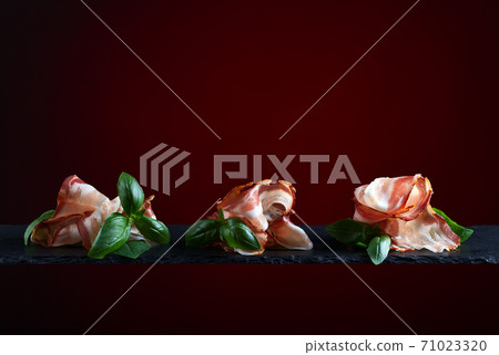 bacon with green basil bacon with green basil 71023320