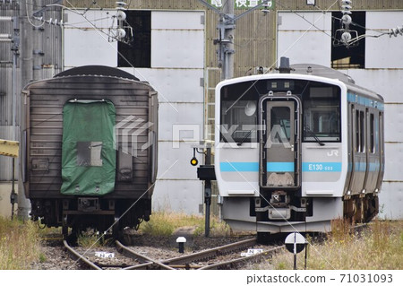 Kiha E130 series 500 series detained in the vehicle factory Kiha E130 series 500 series detained in the vehicle factory 71031093