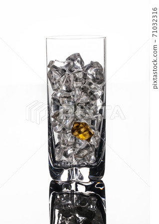 Water And Ice 71032316