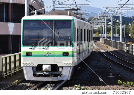 仙台市營地鐵南北線1000系列穿越高架段 71032567