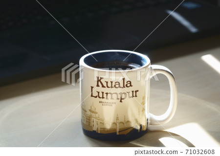 一杯早晨咖啡 一杯早晨咖啡 71032608