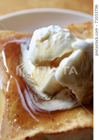 楓糖奶油吐司佐香草冰淇淋 71033796