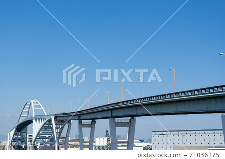 Elevated road leading to Shinkizugawa Bridge at a height looking up 71036175
