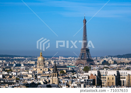 View to the Eiffel Tower in Paris, France 71037633