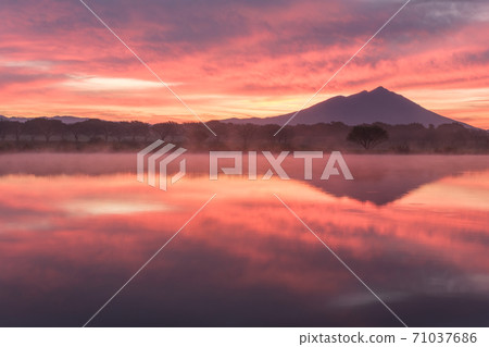 Fantastic view of Mt. Tsukuba Fantastic view of Mt. Tsukuba 71037686