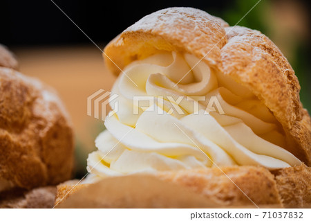 Cream puff close-up material 71037832