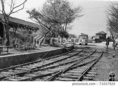 Railroad track scenery of the Showa period 71037920