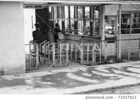 Showa era station building scenery 71037921
