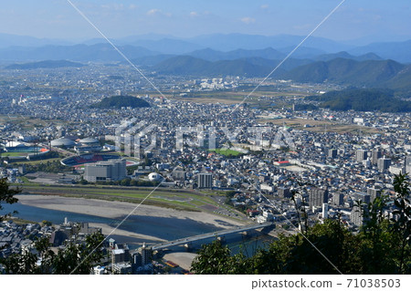 Gifu Castle in autumn, the land of the taiga drama 71038503