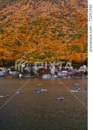 Autumn Nikko, Lake Chuzenji and Mt. Nantai [Tochigi Prefecture] 71041493