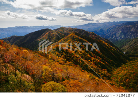 Scenery from the autumn Nikko / Hangetsuyama Observatory parking lot [Tochigi Prefecture] 71041877