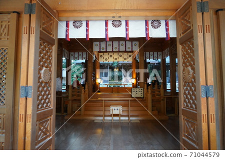 莊重而安靜的信州安umi野孝高神社 71044579