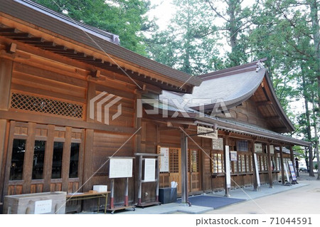 莊重而安靜的信州安umi野孝高神社 71044591