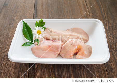 Anglerfish liver raw Anglerfish liver raw 71044780