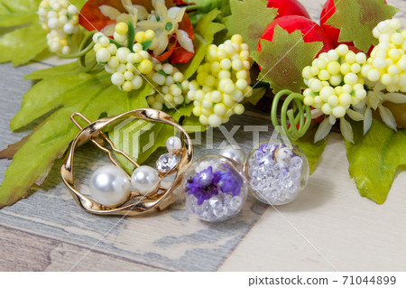 Accessories, decorations, ornaments, jewelry, earrings, fashion, women, hair ornaments, accessories Accessories, decorations, ornaments, jewelry, earrings, fashion, women, hair ornaments, accessories 71044899