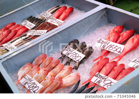 魚櫃檯市場鮮魚店海鮮市場 71045046