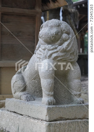 Dignified and quiet Shinshu Azumino Hotaka Shrine (Wakamiya Shrine) Dignified and quiet Shinshu Azumino Hotaka Shrine (Wakamiya Shrine) 71045163