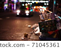 新的大久保垃圾堆滿了道路 71045361