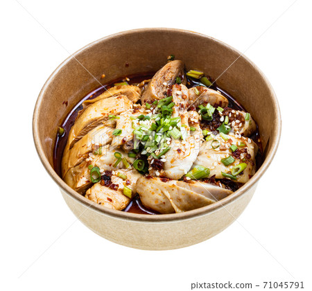 portion of Sichuan style chicken in paper bowl 71045791