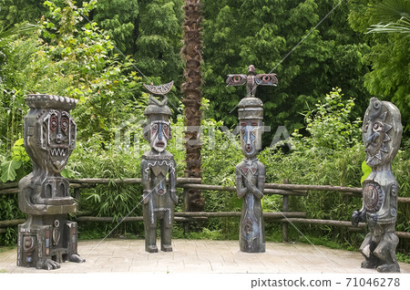 Zoo outing 71046278