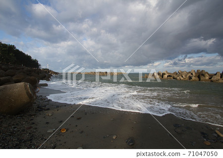 Early morning coast of Toyama Bay, Nyuzen Town, eastern Toyama Prefecture in autumn 71047050