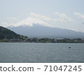 Mt. Fuji where you can see the foot of the lake on a clear day 71047245