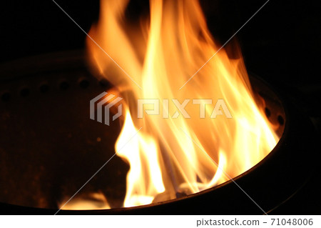 Image of burning flame 71048006