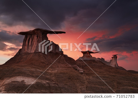 Bisti Badlands, New Mexico, USA Bisti Badlands, New Mexico, USA 71052783