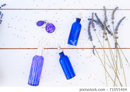Lavender flowers and lavender oil 71055404