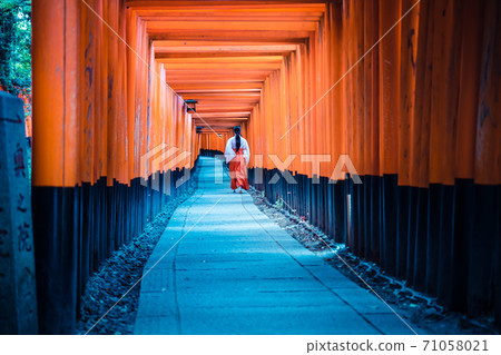 Senbon Torii 71058021