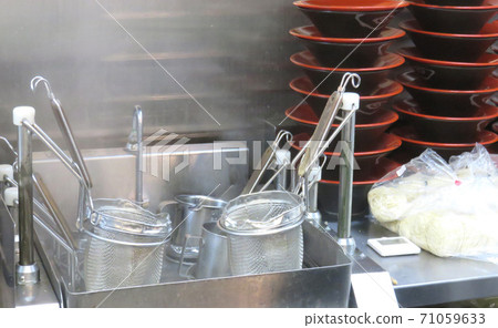 拉麵店廚房 71059633