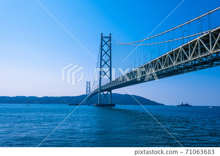 Akashi Kaikyo Bridge 71063683