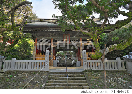 Mt. Fudarakuin Kongofuku-ji Temple (Shikoku Sacred Site No. 38 Temple) Cape Ashizuri, Tosashimizu City, Kochi Prefecture Mt. Fudarakuin Kongofuku-ji Temple (Shikoku Sacred Site No. 38 Temple) Cape Ashizuri, Tosashimizu City, Kochi Prefecture 71064678