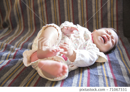 寶寶在哭 71067331