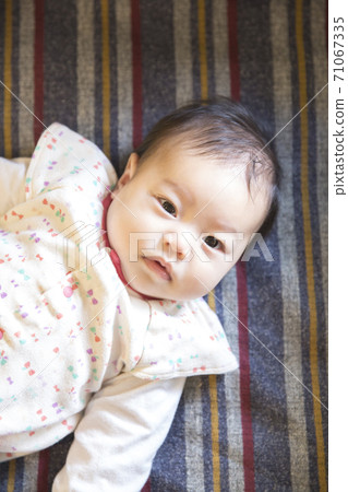 寶寶躺著 71067335