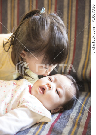 保姆女孩 71067336