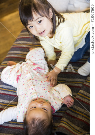 保姆女孩 保姆女孩 71067609