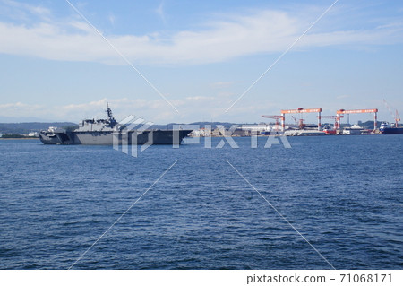 橫須賀本港配備直升機的護衛艦加賀2019年觀測儀式，體驗航行（神奈川縣橫須賀本港） 71068171