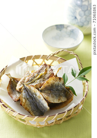 Grilled horse mackerel 15 71068863