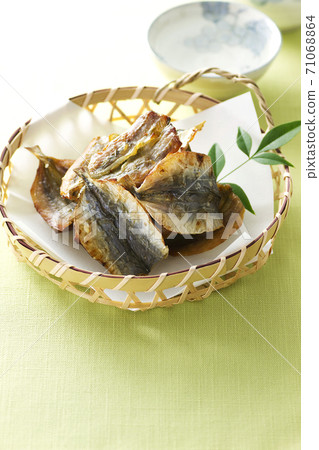 Grilled horse mackerel 16 Grilled horse mackerel 16 71068864