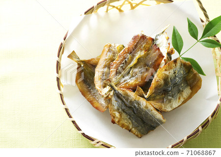 Grilled horse mackerel 18 Grilled horse mackerel 18 71068867