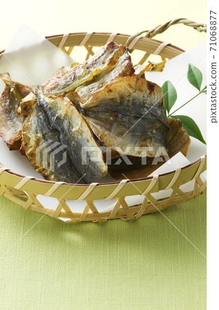 Grilled horse mackerel 24 Grilled horse mackerel 24 71068877