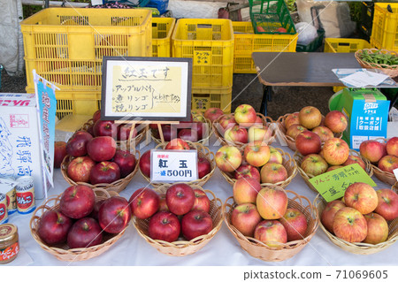 岐阜縣高山陣屋早市飛鎢蘋果 岐阜縣高山陣屋早市飛鎢蘋果 71069605