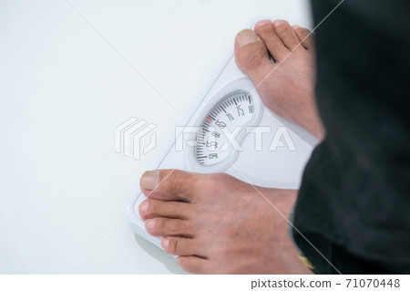 Senior male parts to weigh Senior male parts to weigh 71070448