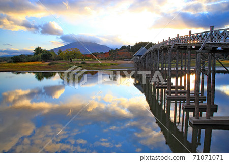 Tsugaru no Maihashi, Japan's number one wooden triple drum bridge over Lake Tsugaru Fujimi Tsugaru no Maihashi, Japan's number one wooden triple drum bridge over Lake Tsugaru Fujimi 71071071