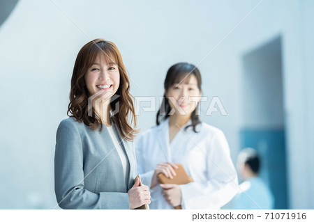 Medical staff sales business woman 71071916