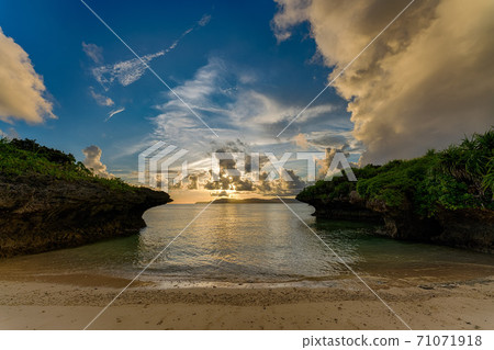 Panari Island Sunset Sunrise 71071918