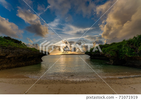 Panari Island Sunset Sunrise 71071919